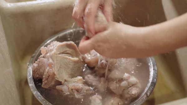 Cách nấu bún bò Huế ngon cực đỉnh｜Nấu ăn tại Nhật