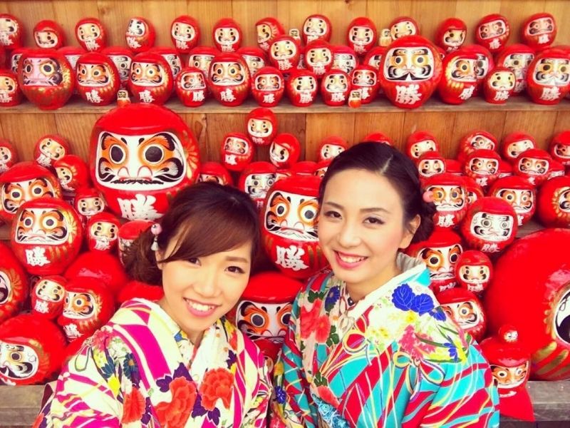 Vô số búp bê Daruma được đặt tại chùa Katsuoji minh chứng cho sự linh nghiệm