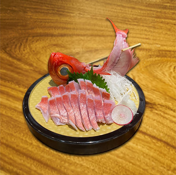 Sashimi cá hồng (金目鯛)