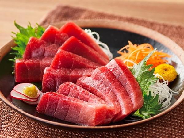 Sashimi cá ngừ (マグロ)